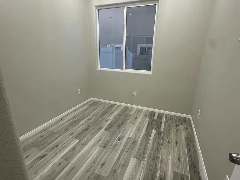 1710 Golden Way #B — Photo 17