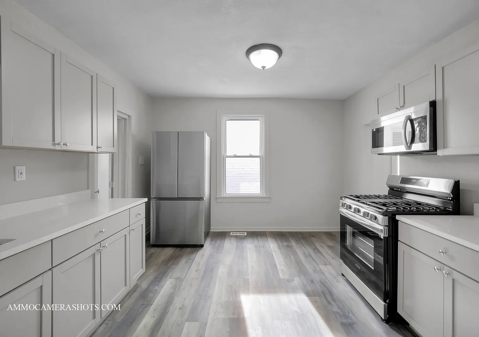3 bed, 1100 sqft, $2,600 — Photo 3