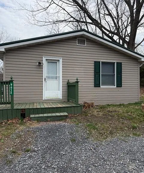 9012 Rabbit Rd N — Photo 2
