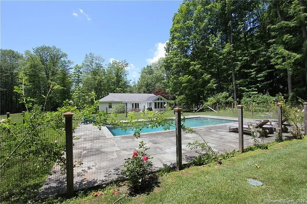 3 bed, 3.5 bath, 2066 sqft, $20,000 — Photo 1