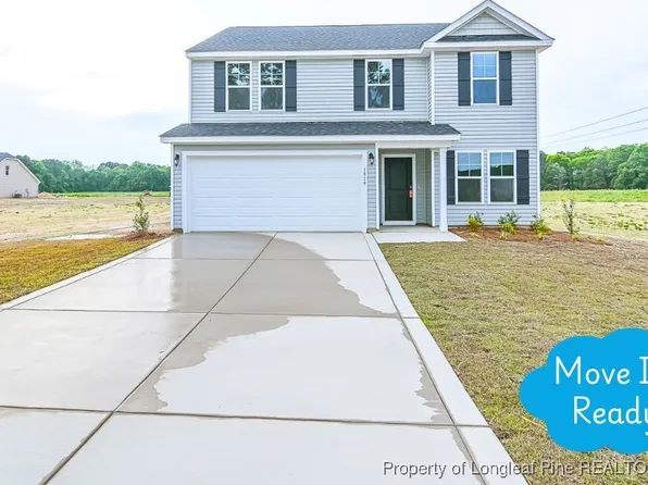 1919 Bulldog Ln, Hope Mills, NC 28348