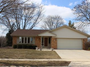 5017 Saxony Ln, Greendale, WI 53129