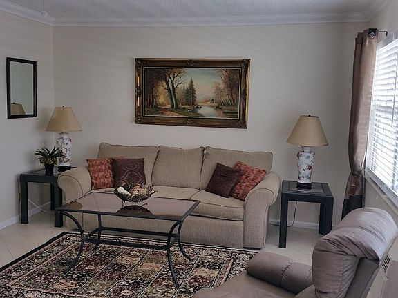 4th image of 260 Newport Dr #P-260