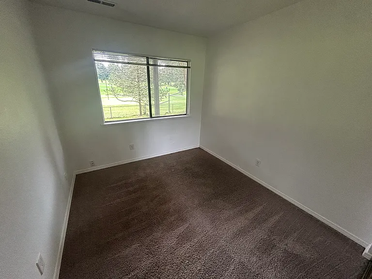 3707 Northshore Blvd NE #D — Photo 33
