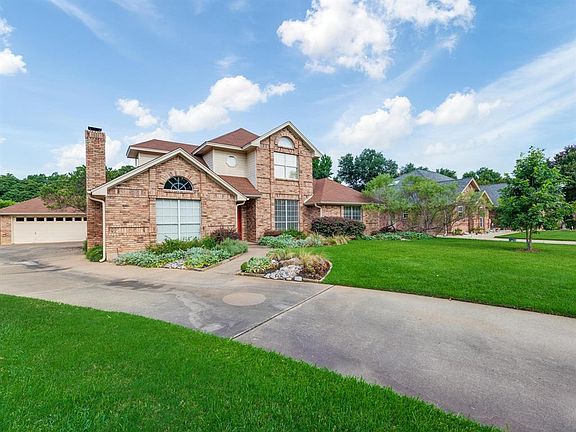 2nd image of 5200 Fox Trail Ln