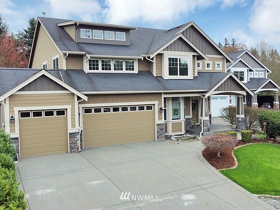 2nd image of 3009 22nd Street Pl SW