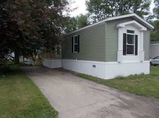 2506 Huntington Park Dr, Grand Forks, ND 58201