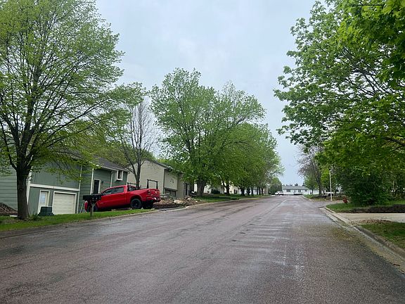 4th image of 410 Nichols Ct