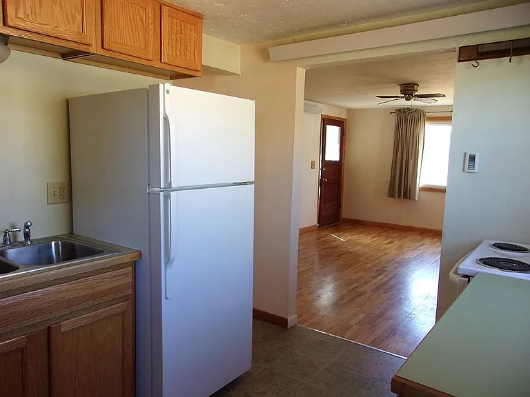 608 Endicott St — Photo 5