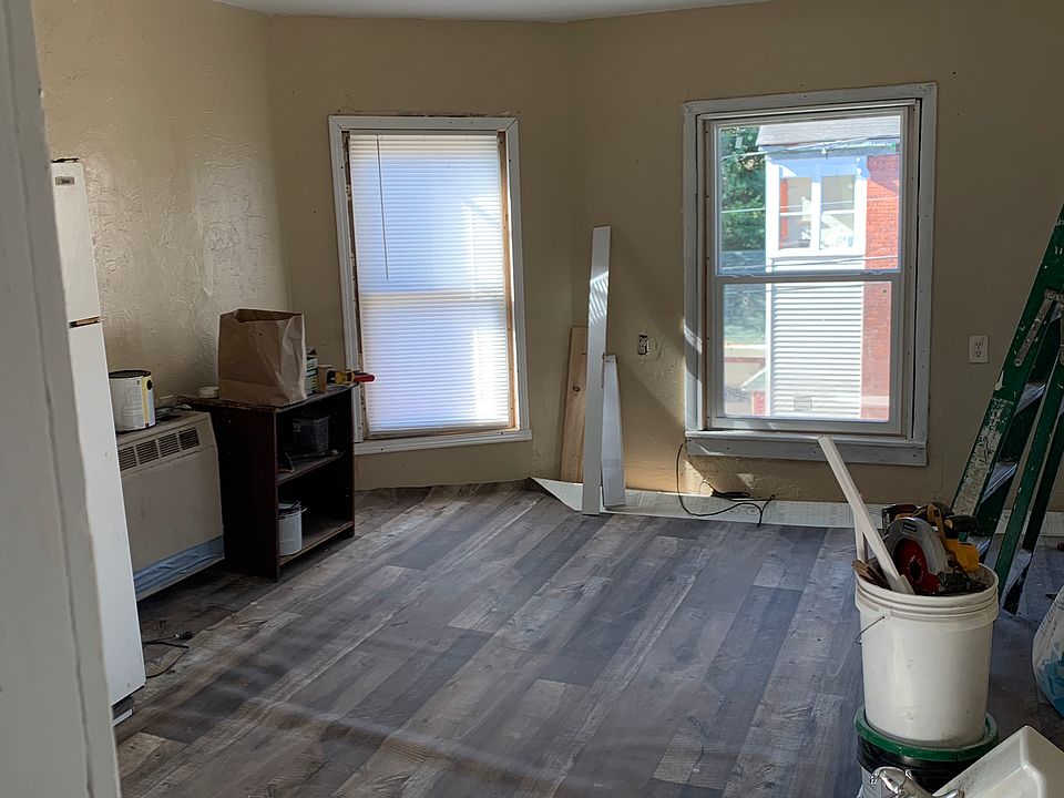 2nd image of 44 Washington St APT 4