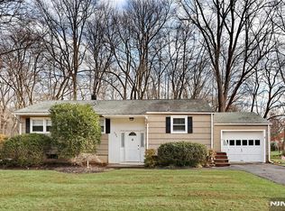 282 Spring Valley Rd, Park Ridge, NJ 07656