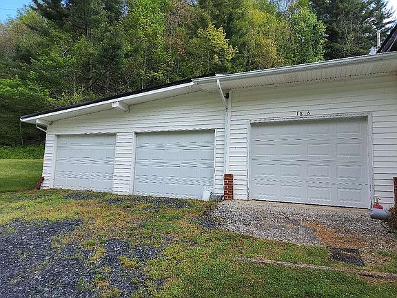 2nd image of 1816 Big Horse Creek Rd