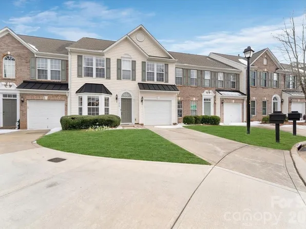7948 Mariners Pointe Cir, Denver, NC 28037