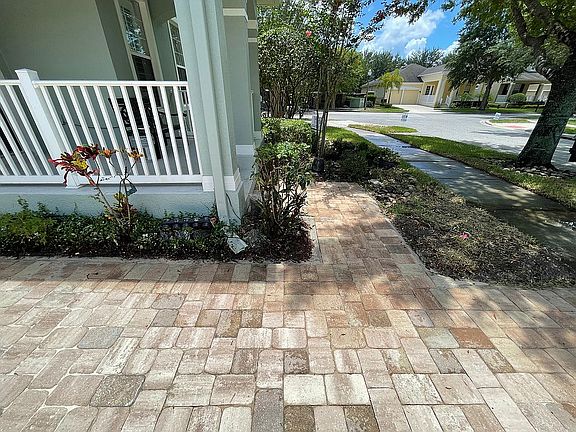 3rd image of 8867 Abbey Leaf Ln