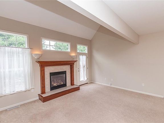 4th image of 10943 Rocky Ledge Ln #12