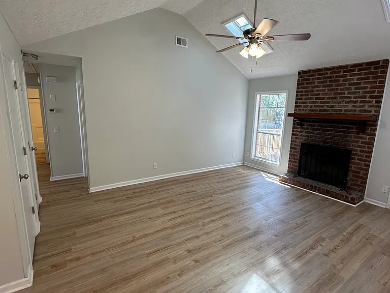 243 Stonebridge Dr — Photo 6