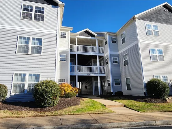 188 University Village Dr APT C, Central, SC 29630