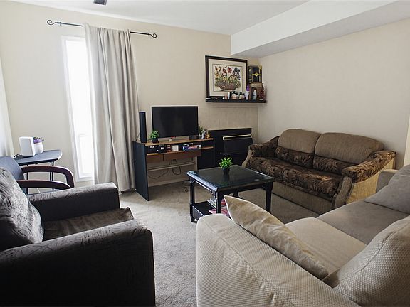 5th image of 1435 Summit Dr #70