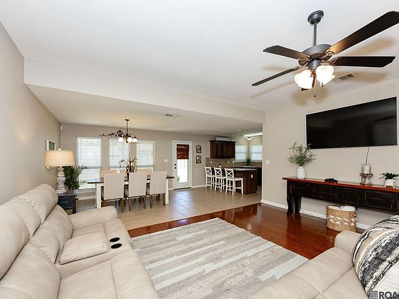 3rd image of 14130 Pecan Ridge Dr
