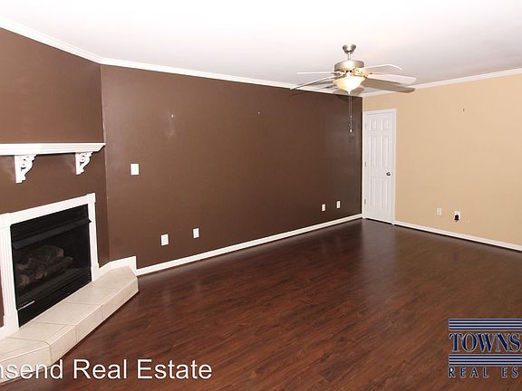 2nd image of 404 Cityview Ln