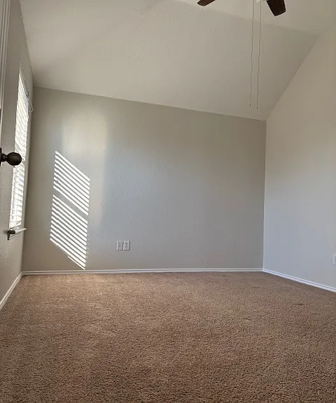 854 Crockett Dr — Photo 12