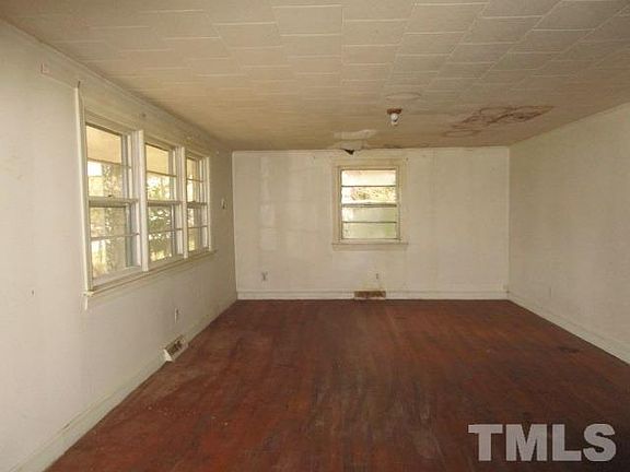 4th image of 800 W Waddell St
