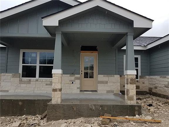 5th image of 3205 Burnside Cir