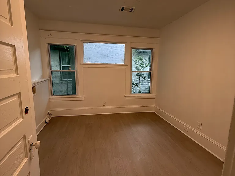 1740 Taylor Ave — Photo 6