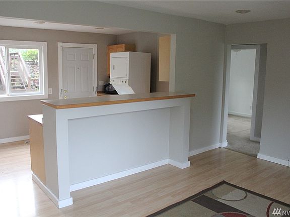 4th image of 2032 E Morton St