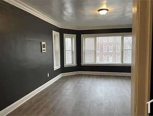 1st image of 7236 S Jeffery Blvd #3S
