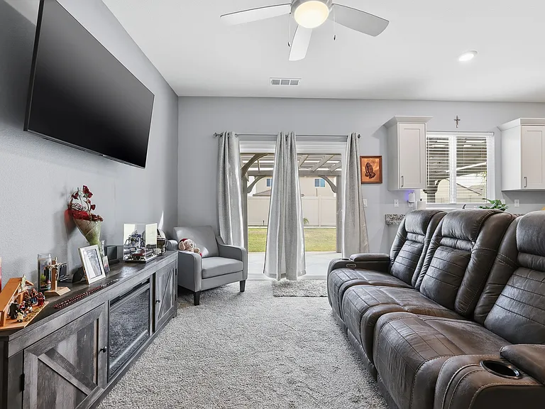 7812 Strawberry Ln — Photo 8