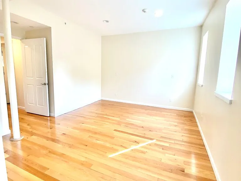 111 Abeel St — Photo 10
