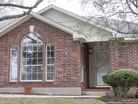 2nd image of 900 Bending Brook Dr