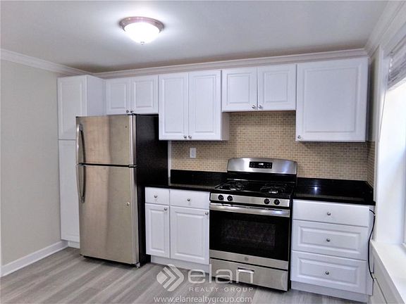 4th image of 837 W Cornelia Ave #X-3s