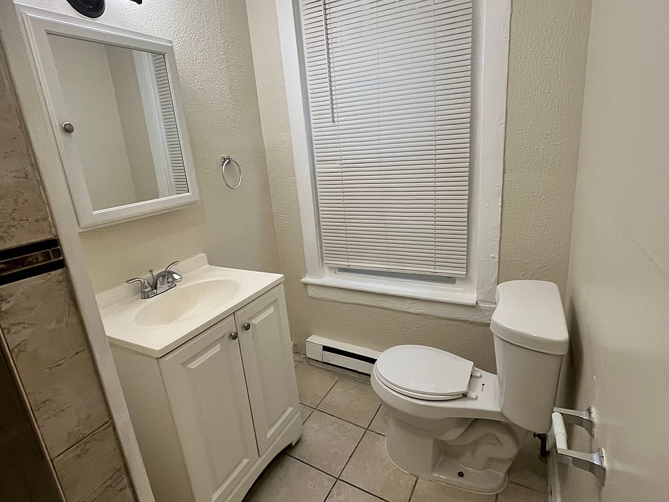 1st image of 36 N 10th St APT 2