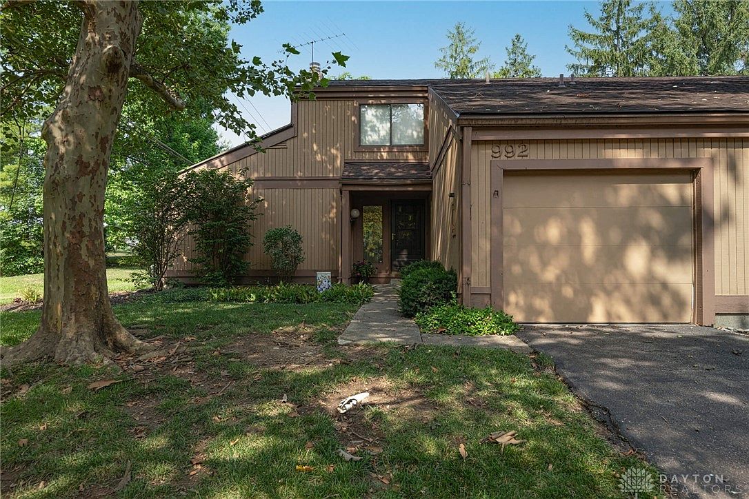 992 Walnut Ct — City of Mason Golf Center