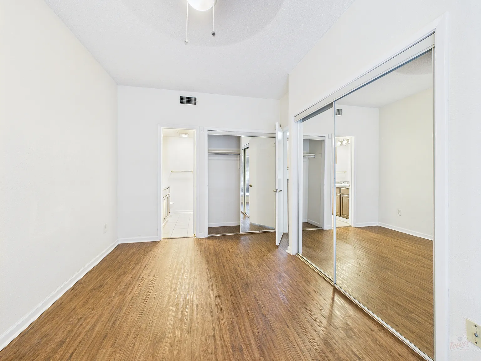 806 W 24th Apt 122 — Photo 3