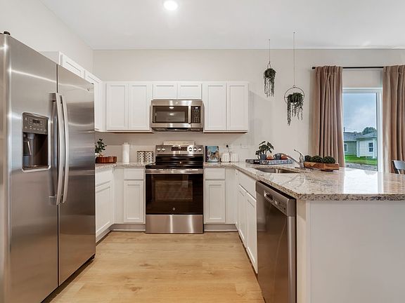 3rd image of 86 Stonehenge Ln Lot 77