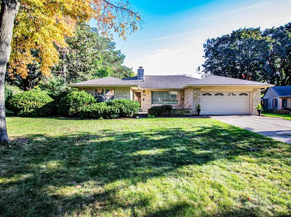 2814 North Colonial DRIVE, Milwaukee, WI 53222