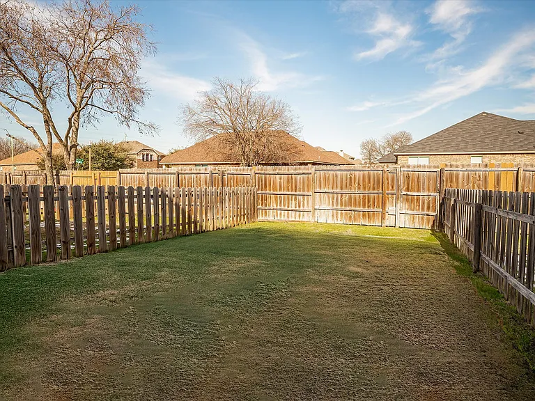 2721 Vine Ct — Photo 26