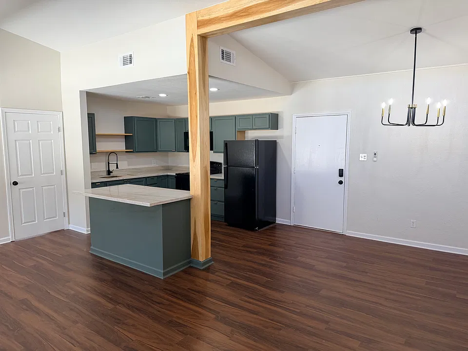 1161 Lake Ave #317