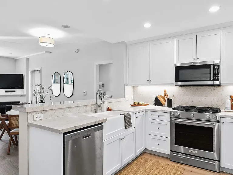 1580 Union St #101A — Photo 7