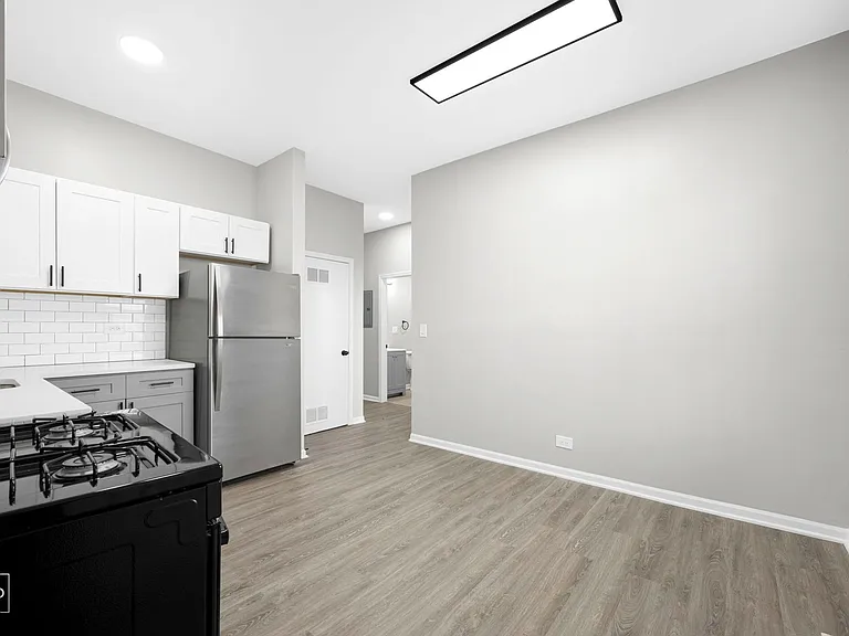 8954 S Commercial — Photo 7