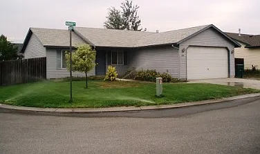 225 W Navaho Ave