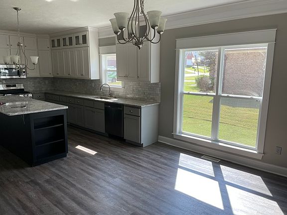 3rd image of 135 Jabez Dr