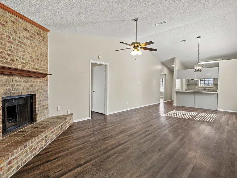 1705 Dynasty Dr — Photo 5