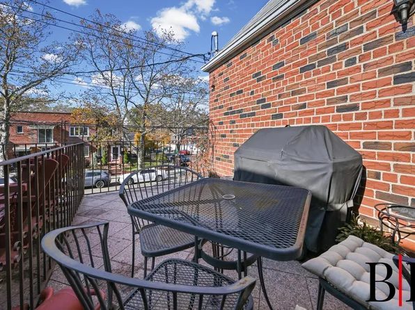 2401 East 63rd Street image 5 of 16