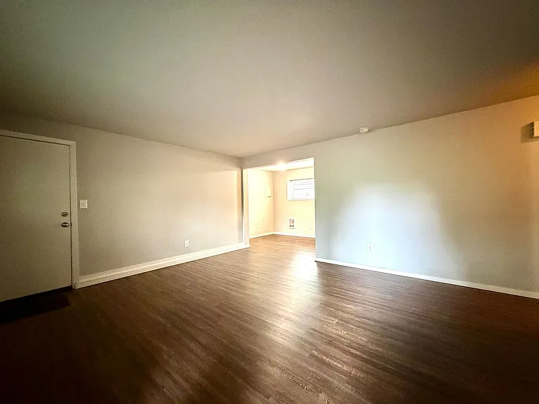 3225 SE Alder Ct #1-6 — Photo 2