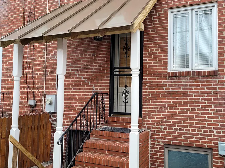 333 Folcroft St — Photo 17