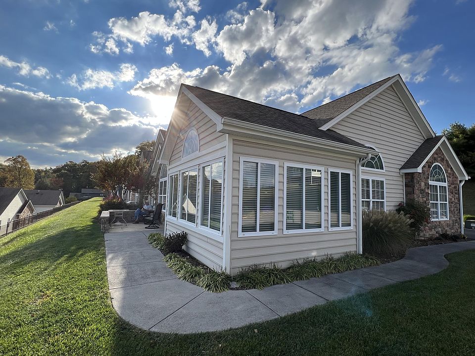 1st image of 377 Villa View Poin